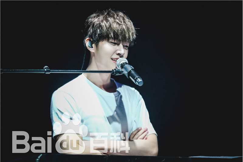 炎亚纶(Aaron、Arron)阿布的舞台前后照片