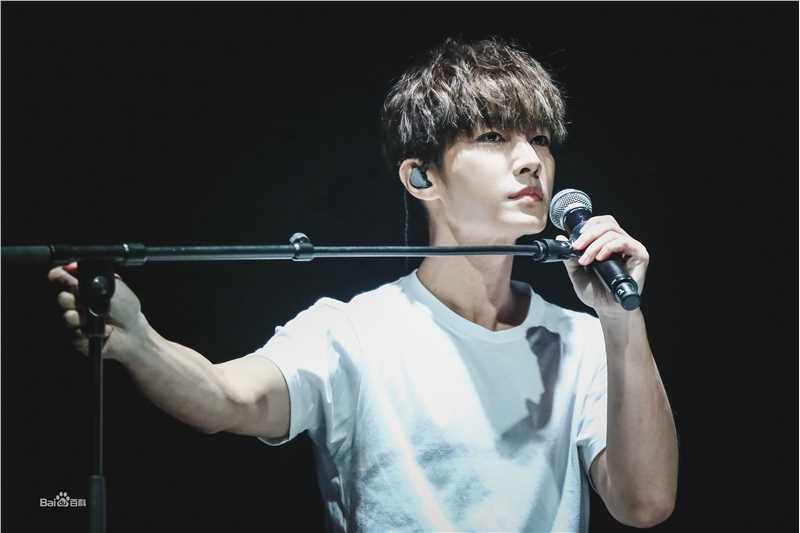 炎亚纶(Aaron、Arron)阿布的舞台前后照片