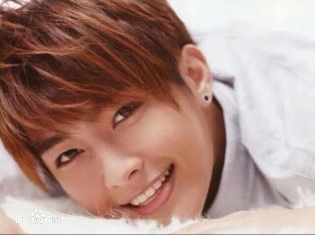 炎亚纶(Aaron、Arron)吴庚霖小朋友性感图片图集