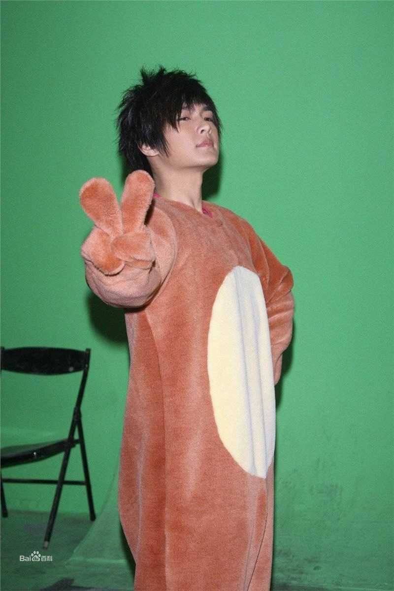 炎亚纶(Aaron、Arron)吴庚霖小朋友性感图片图集