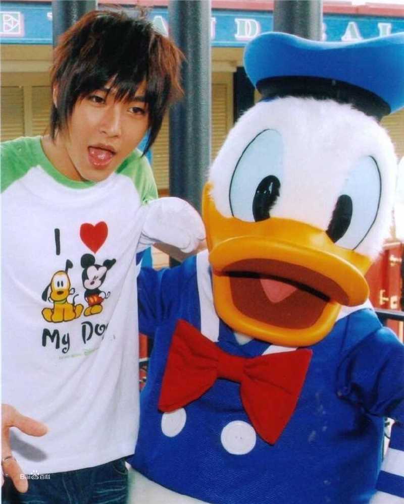 炎亚纶(Aaron、Arron)吴庚霖小朋友性感图片图集