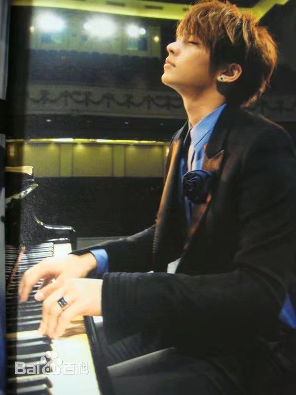 炎亚纶(Aaron、Arron)吴庚霖小朋友性感图片图集