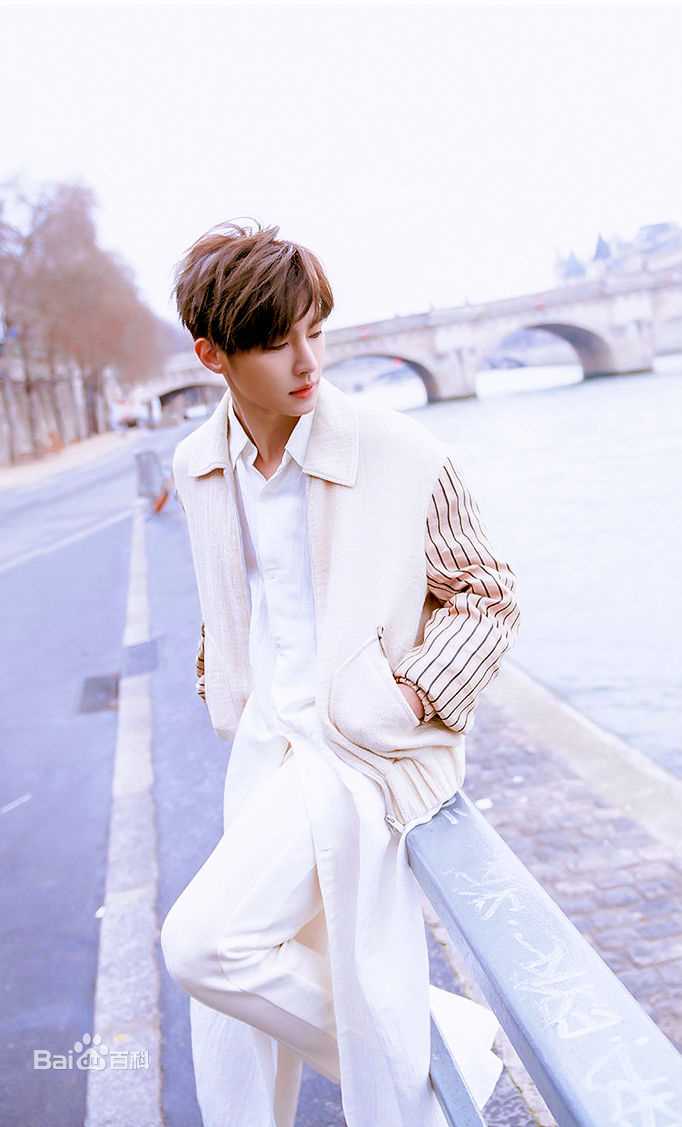 炎亚纶(Aaron、Arron)灵魂冒险王素颜照相册