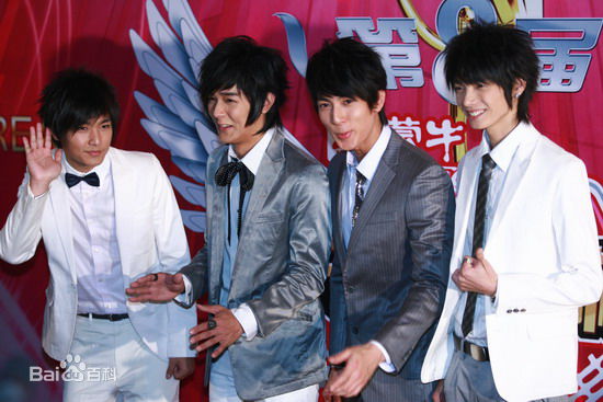 炎亚纶(Aaron、Arron)蒙牛音乐风云榜性感图片壁纸