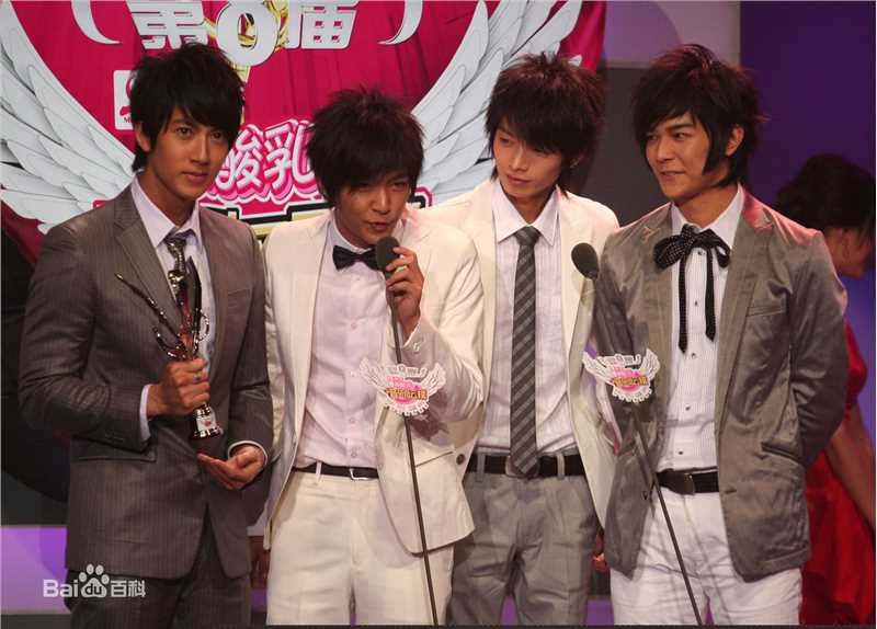 炎亚纶(Aaron、Arron)蒙牛音乐风云榜性感图片壁纸