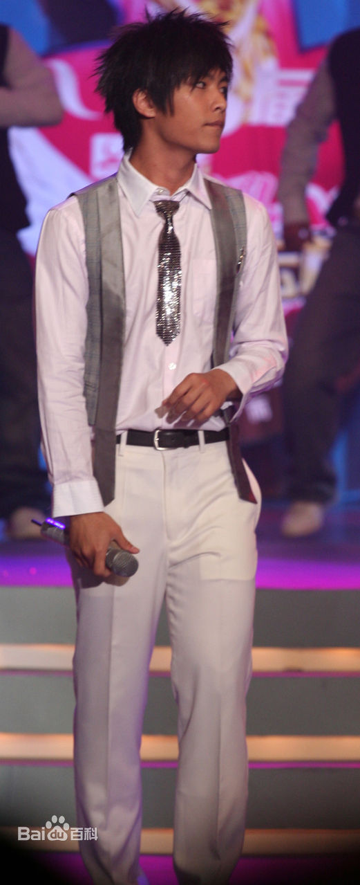 炎亚纶(Aaron、Arron)蒙牛音乐风云榜性感图片壁纸