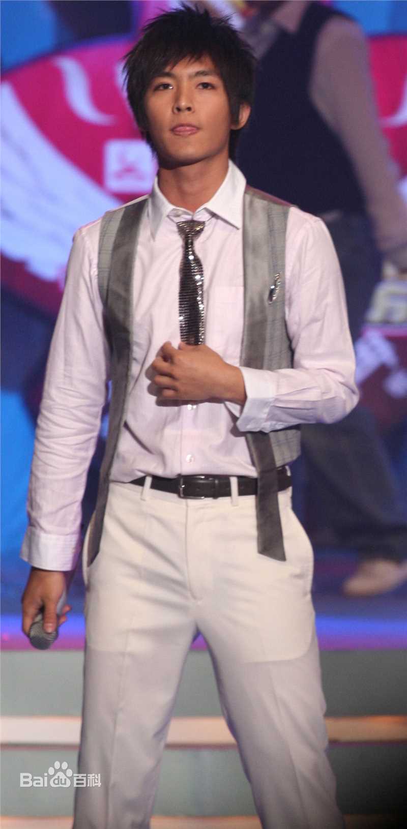 炎亚纶(Aaron、Arron)蒙牛音乐风云榜性感图片壁纸