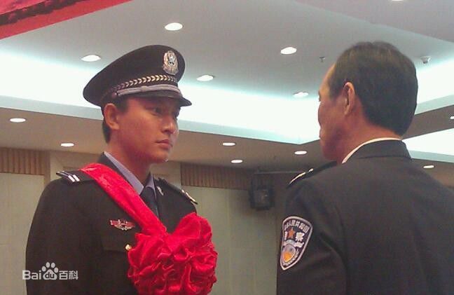 贾乃亮(Jerry)2011年《便衣警察》最新剧照