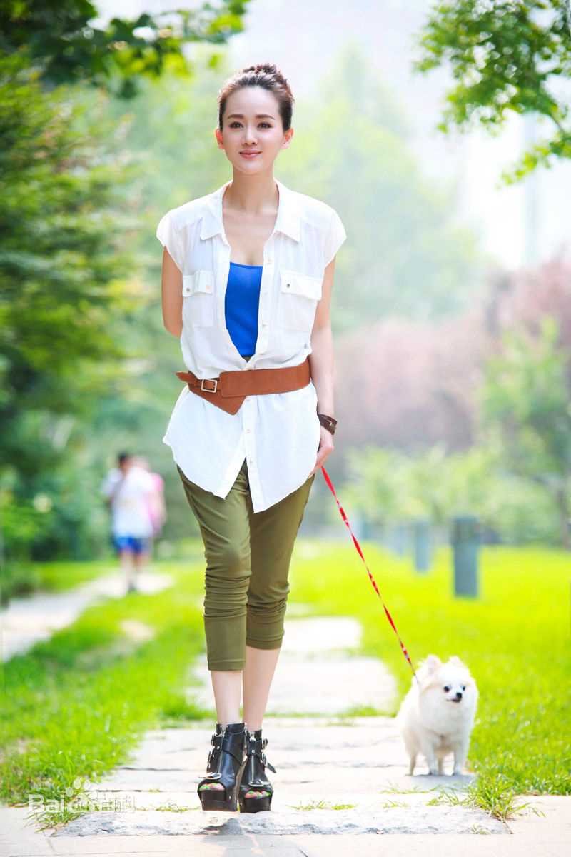 张定涵(Zhang Dinghan)时尚女郎素颜照壁纸