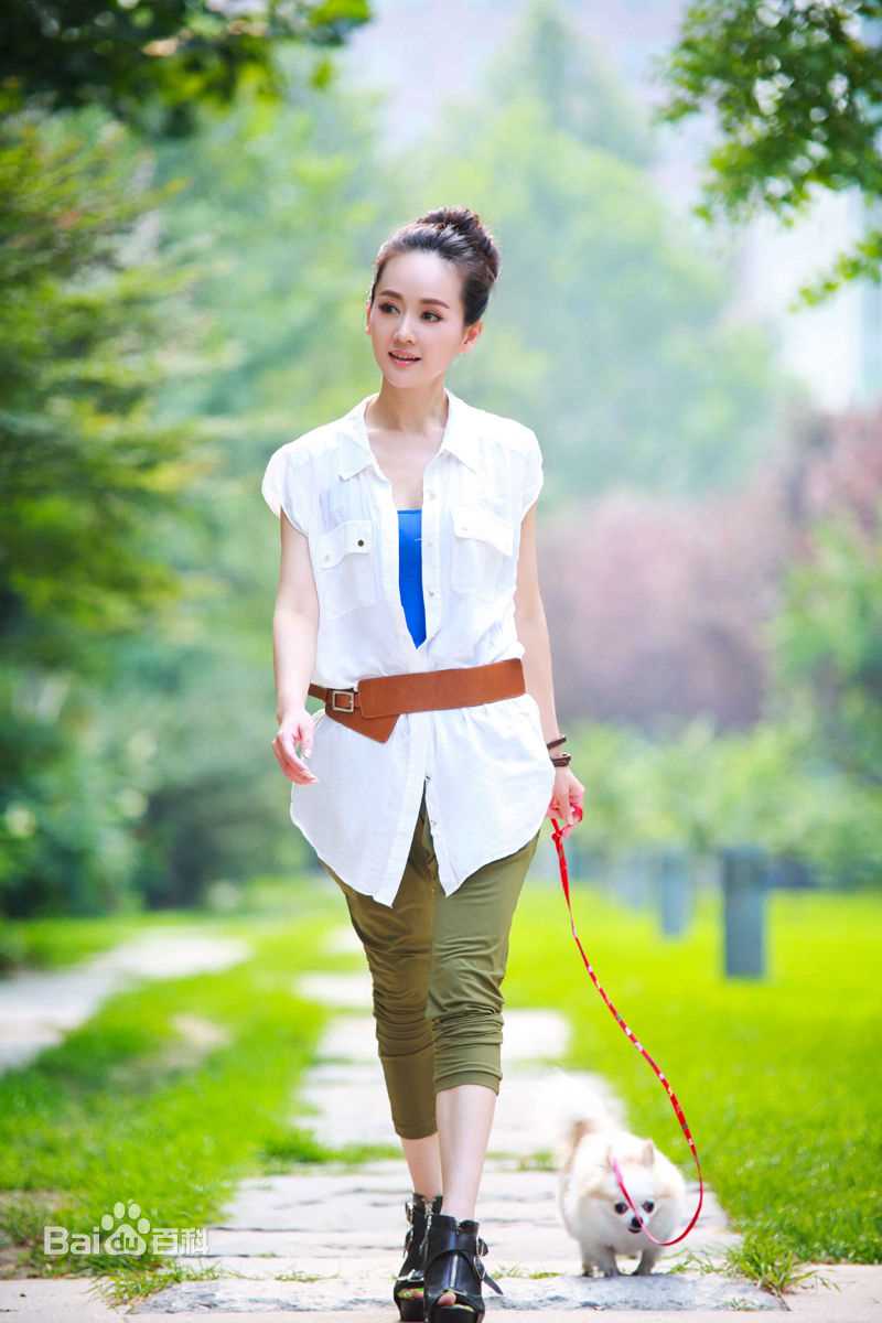 张定涵(Zhang Dinghan)时尚女郎素颜照壁纸