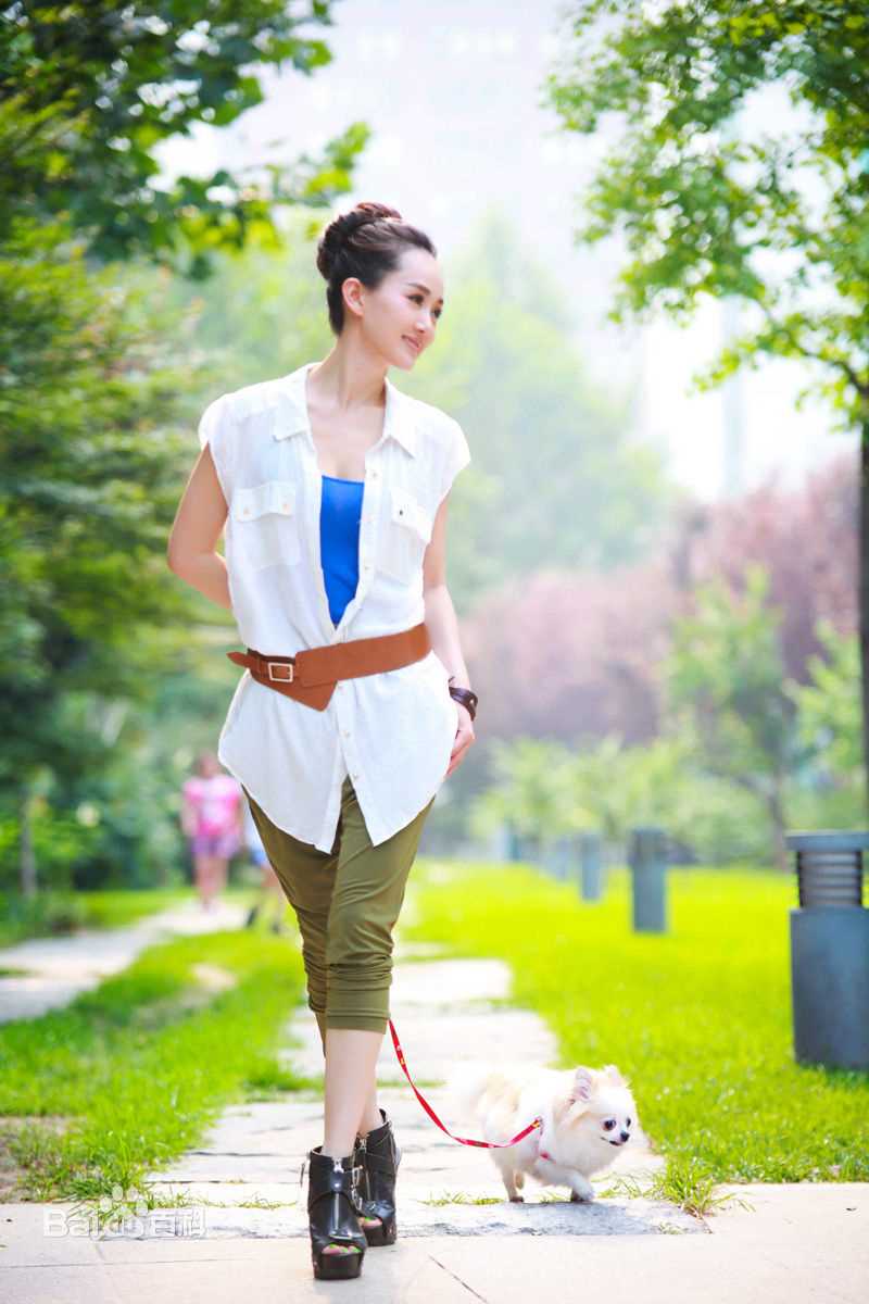 张定涵(Zhang Dinghan)时尚女郎素颜照壁纸