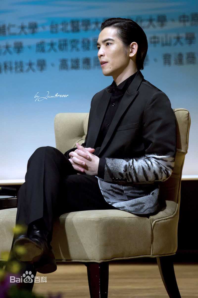 萧敬腾(Jam Hsiao)130710 大专院校夏季高峰论坛（GYLA）前后照片