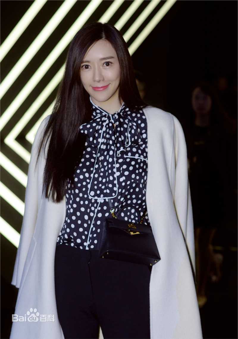 周韦彤(Cica Zhou)芭莎男士2016年度人物风云盛典照片图片图集