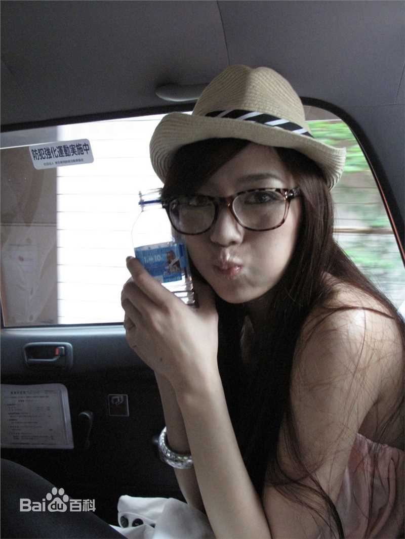 周韦彤(Cica Zhou)生活照素颜照相册