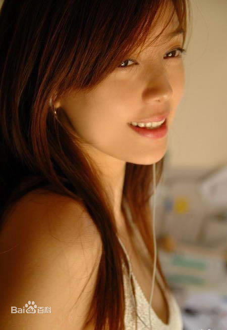 周韦彤(Cica Zhou)生活照素颜照相册