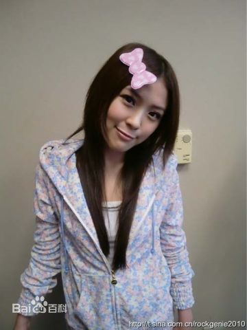 卓文萱(Genie)2010年北京演唱会生活照