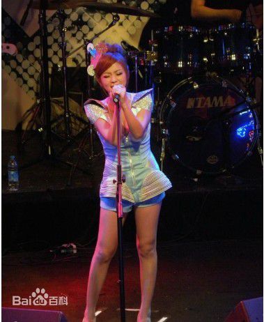 卓文萱(Genie)2010年北京演唱会生活照