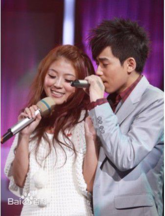 卓文萱(Genie)_内地节目录影前后照片