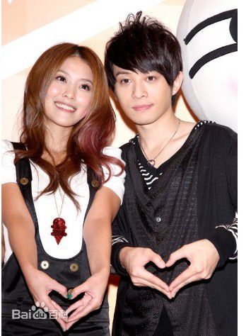 卓文萱(Genie)_公益活动性感图片图集