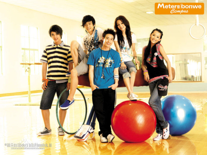 赵霁(Evonne)代言美特斯邦威图片图册