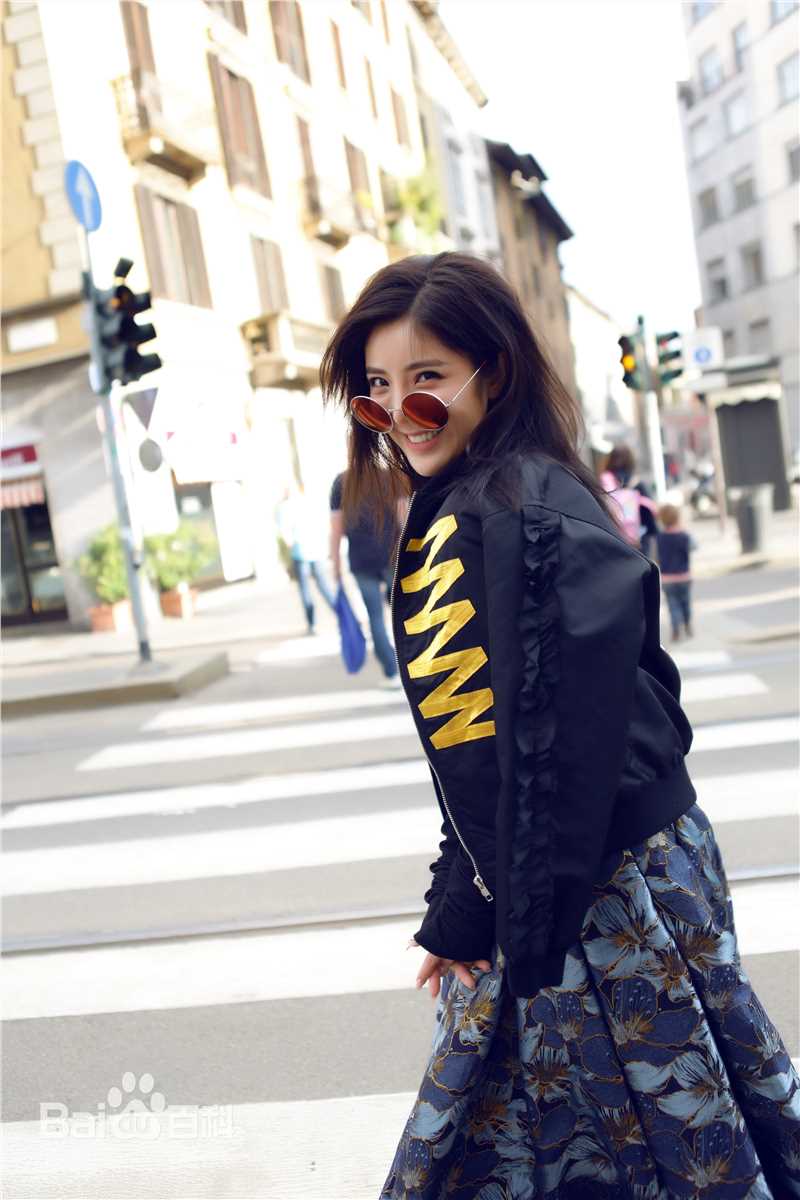 赵奕欢(Chloe Zhao)米兰时尚周图片图册