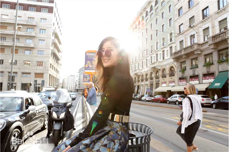 赵奕欢(Chloe Zhao)米兰时尚周图片图册