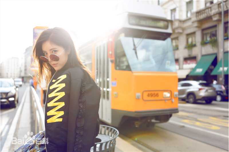 赵奕欢(Chloe Zhao)米兰时尚周图片图册