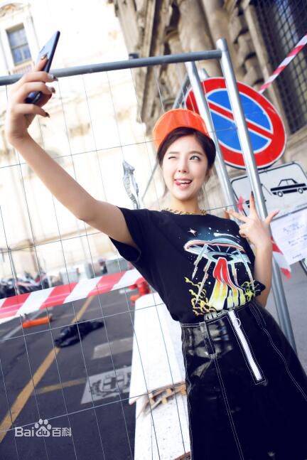 赵奕欢(Chloe Zhao)美图图册