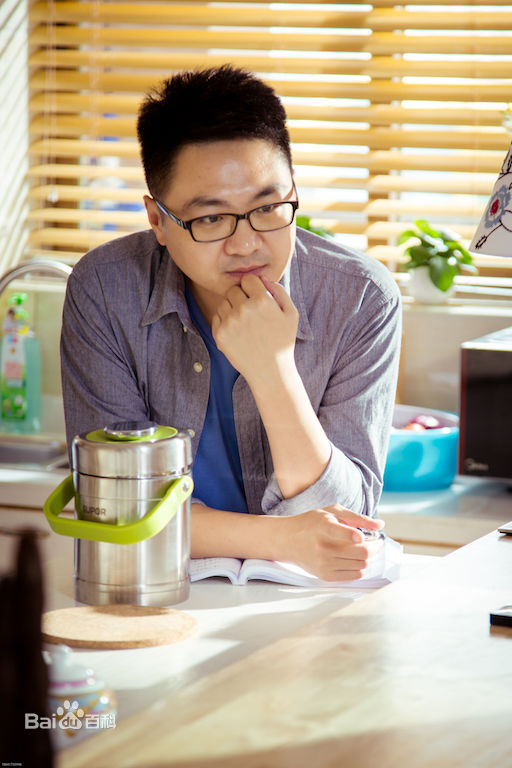 最新崔亮(JamesTsui)在《亲爱的她们》中的壁纸