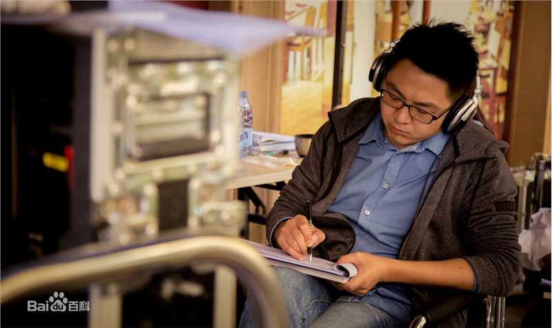 最新崔亮(JamesTsui)在《亲爱的她们》中的壁纸