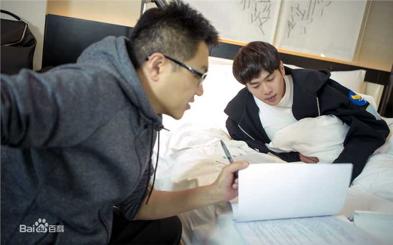 最新崔亮(JamesTsui)在《亲爱的她们》中的壁纸