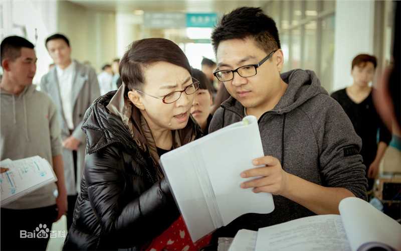 最新崔亮(JamesTsui)在《亲爱的她们》中的壁纸