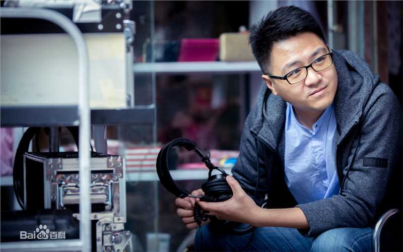 最新崔亮(JamesTsui)在《亲爱的她们》中的壁纸