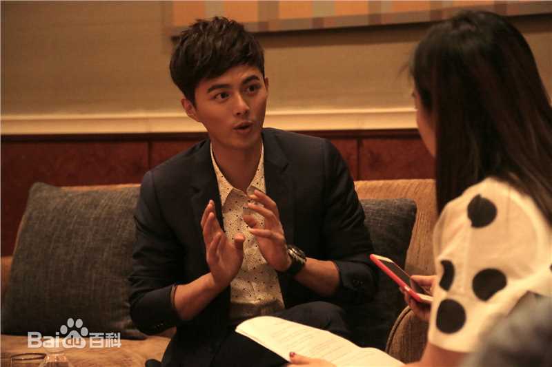 叶祖新活动现场照性感图片壁纸