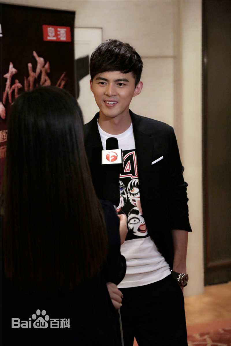 叶祖新活动现场照性感图片壁纸