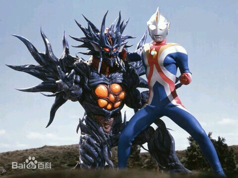 高斯·奥特曼(ウルトラマンコスモス<br>Ultraman Coos)日蚀模式前后照片