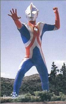 高斯·奥特曼(ウルトラマンコスモス<br>Ultraman Coos)日蚀模式前后照片