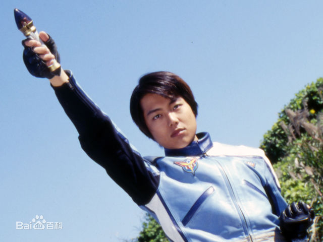 高斯·奥特曼(ウルトラマンコスモス<br>Ultraman Coos)高斯人间体：春野武藏及其变身生活照