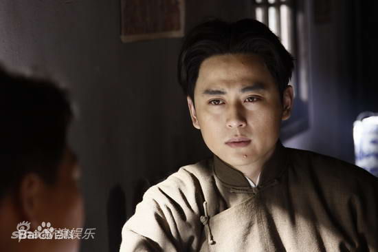 最新王鹏凯在《我们的法兰西岁月》中的壁纸