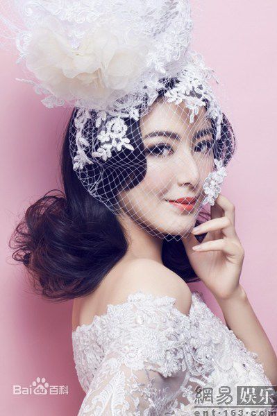 陈廷嘉(Elena Chen)最优质时尚 演绎梦幻蕾丝大片