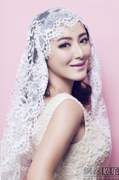 陈廷嘉(Elena Chen)最优质时尚 演绎梦幻蕾丝大片