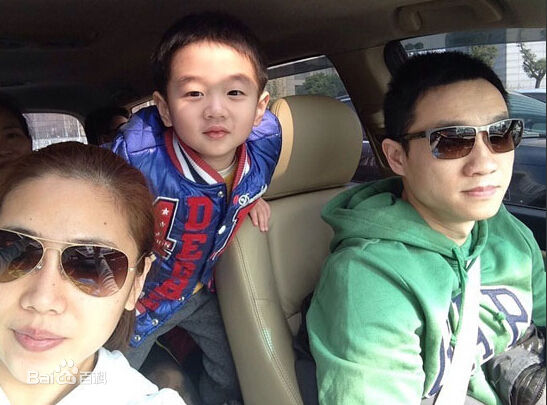 杨威(Yang Wei)与儿子杨阳洋素颜照相册