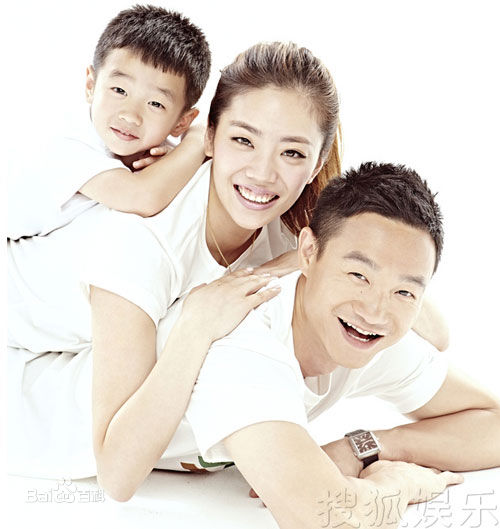 杨威(Yang Wei)与儿子杨阳洋素颜照相册