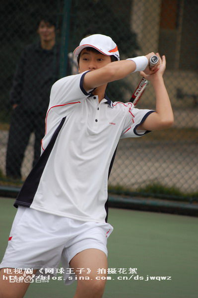 最新秦俊杰在《网球王子》龙马中的壁纸