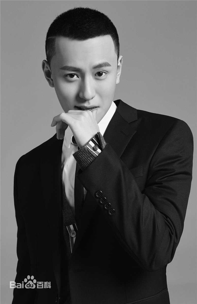 秦俊杰最新图集