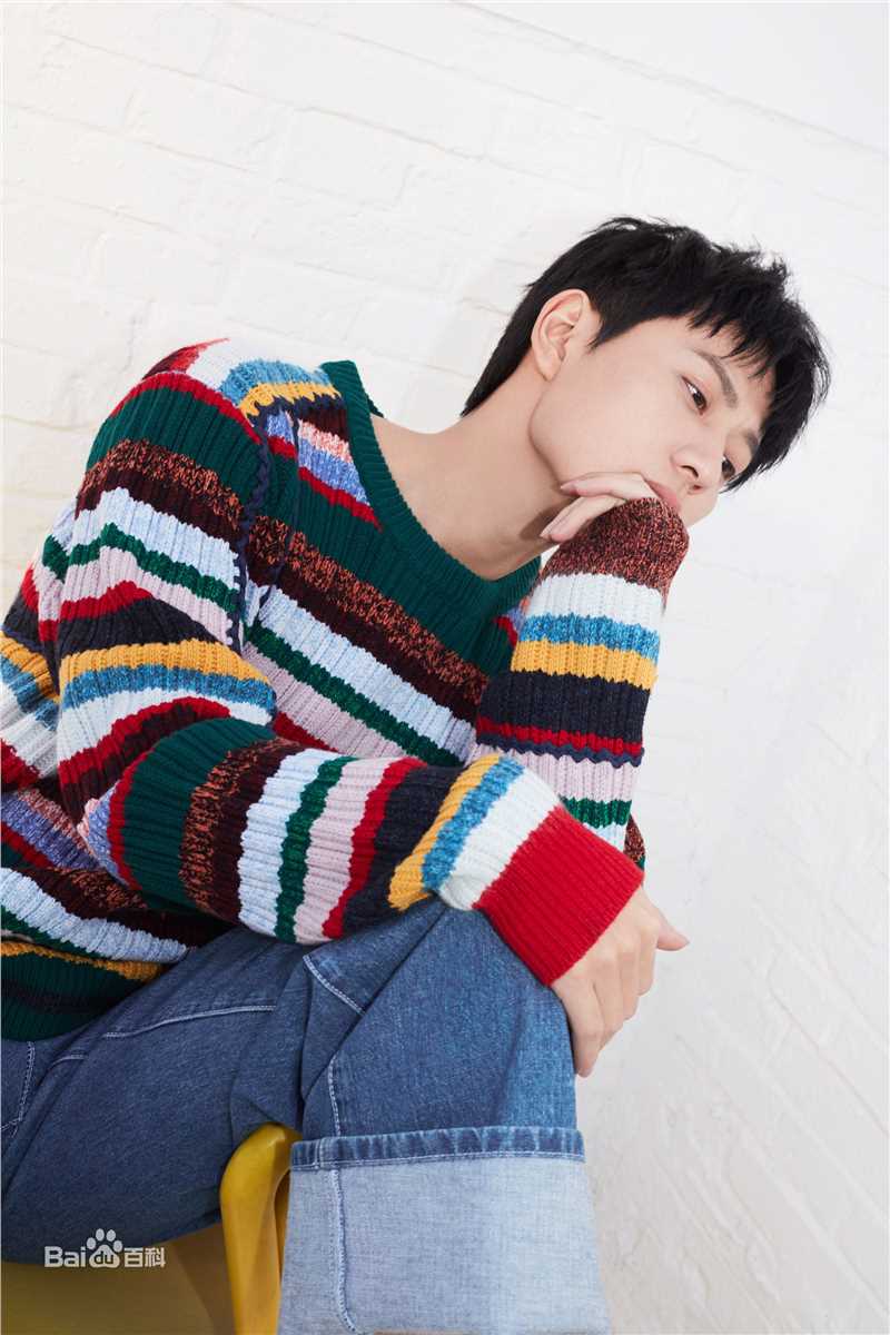 秦俊杰最新图集