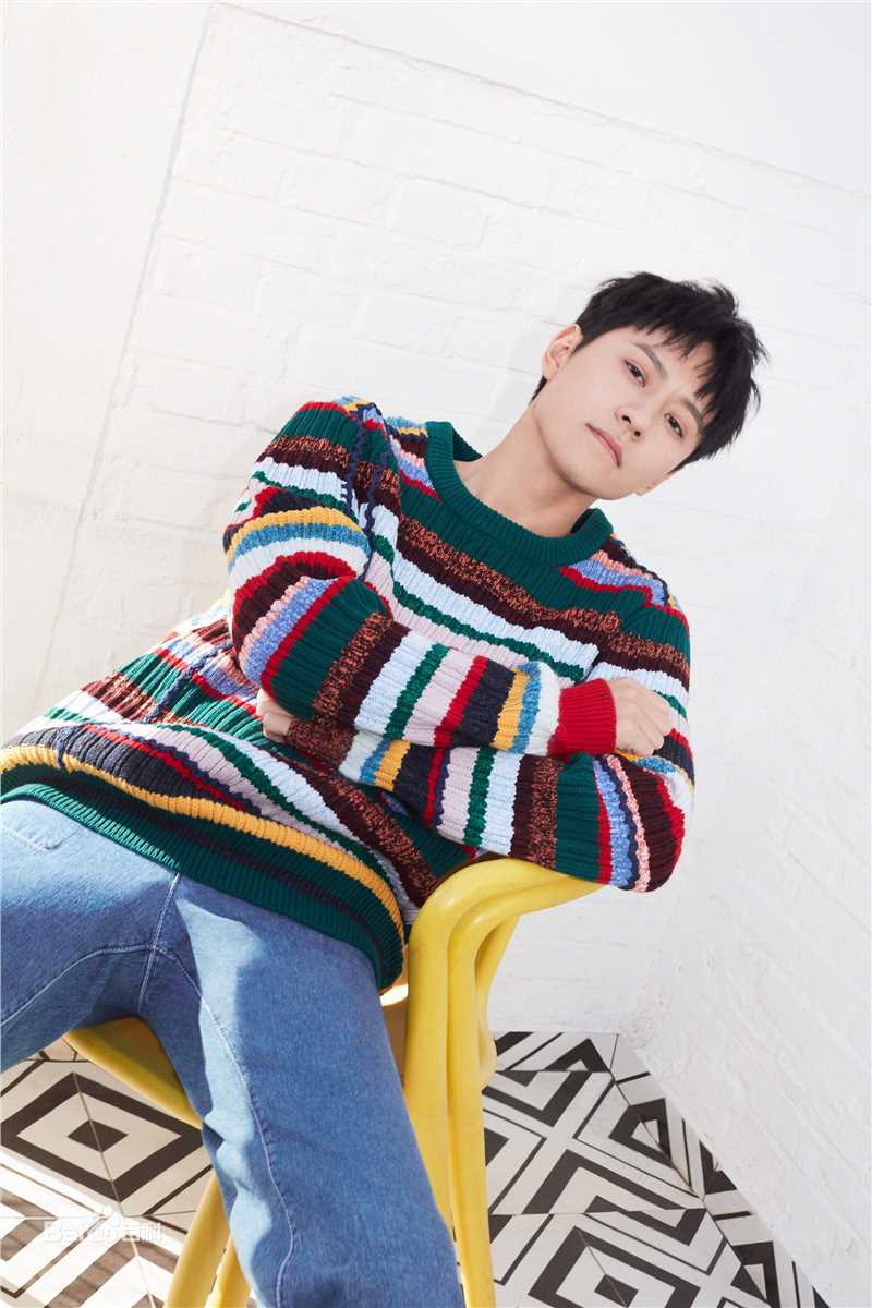 秦俊杰最新图集