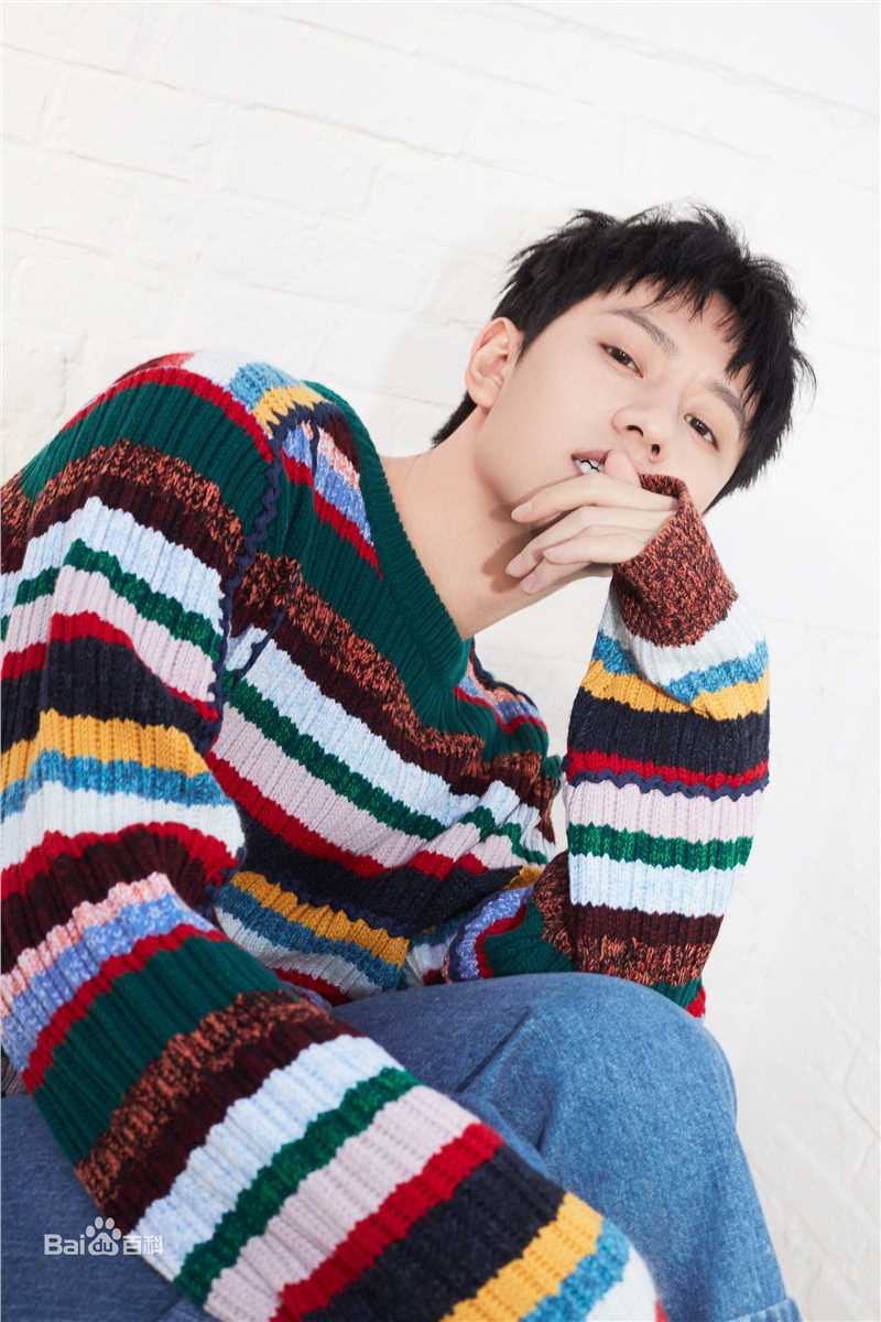 秦俊杰最新图集