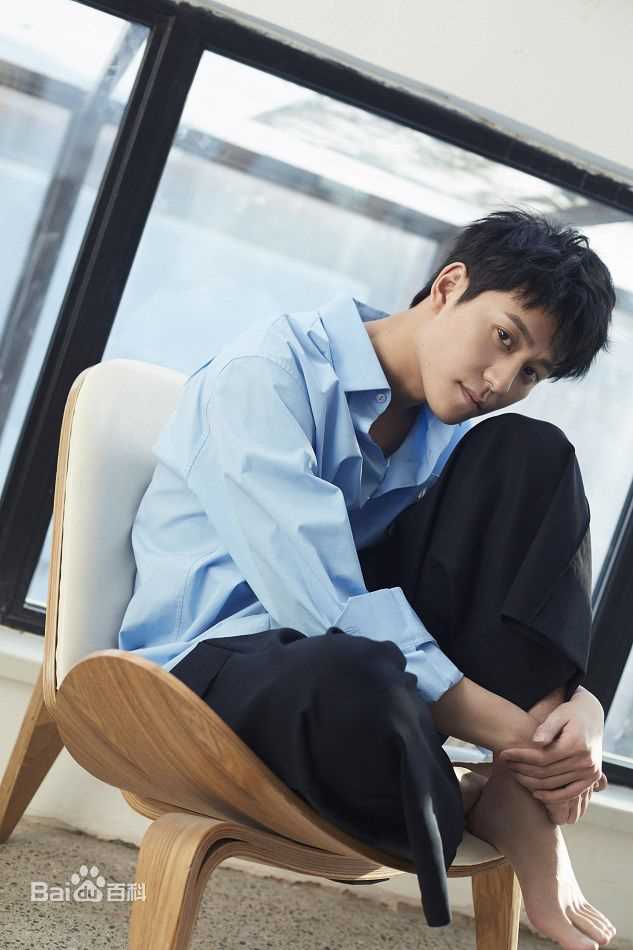 秦俊杰最新图集