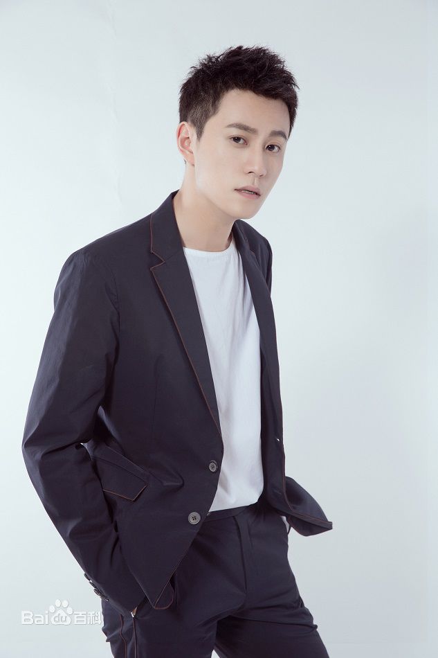 秦俊杰最新图集